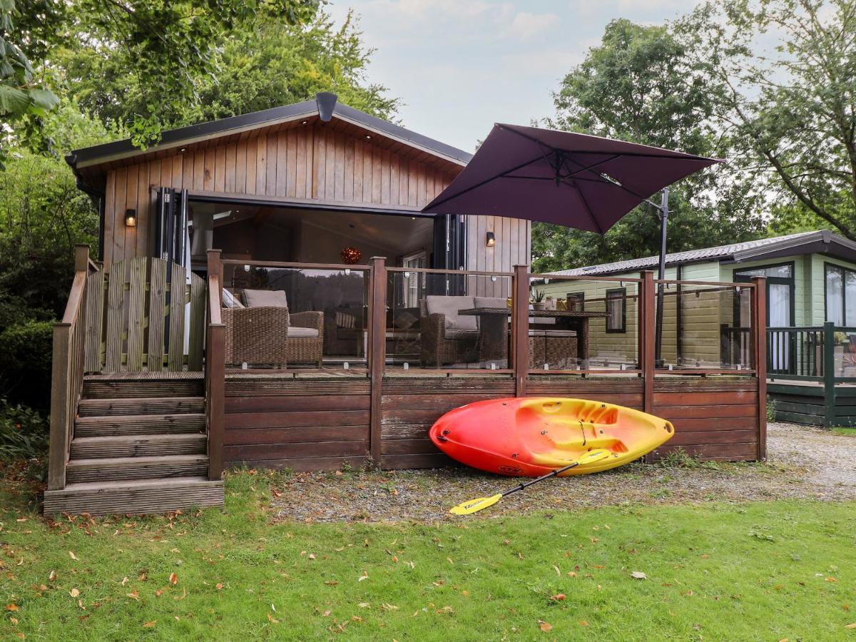 Loubi'S Lakeside Lodge วินเดอร์เมียร์ ภายนอก รูปภาพ