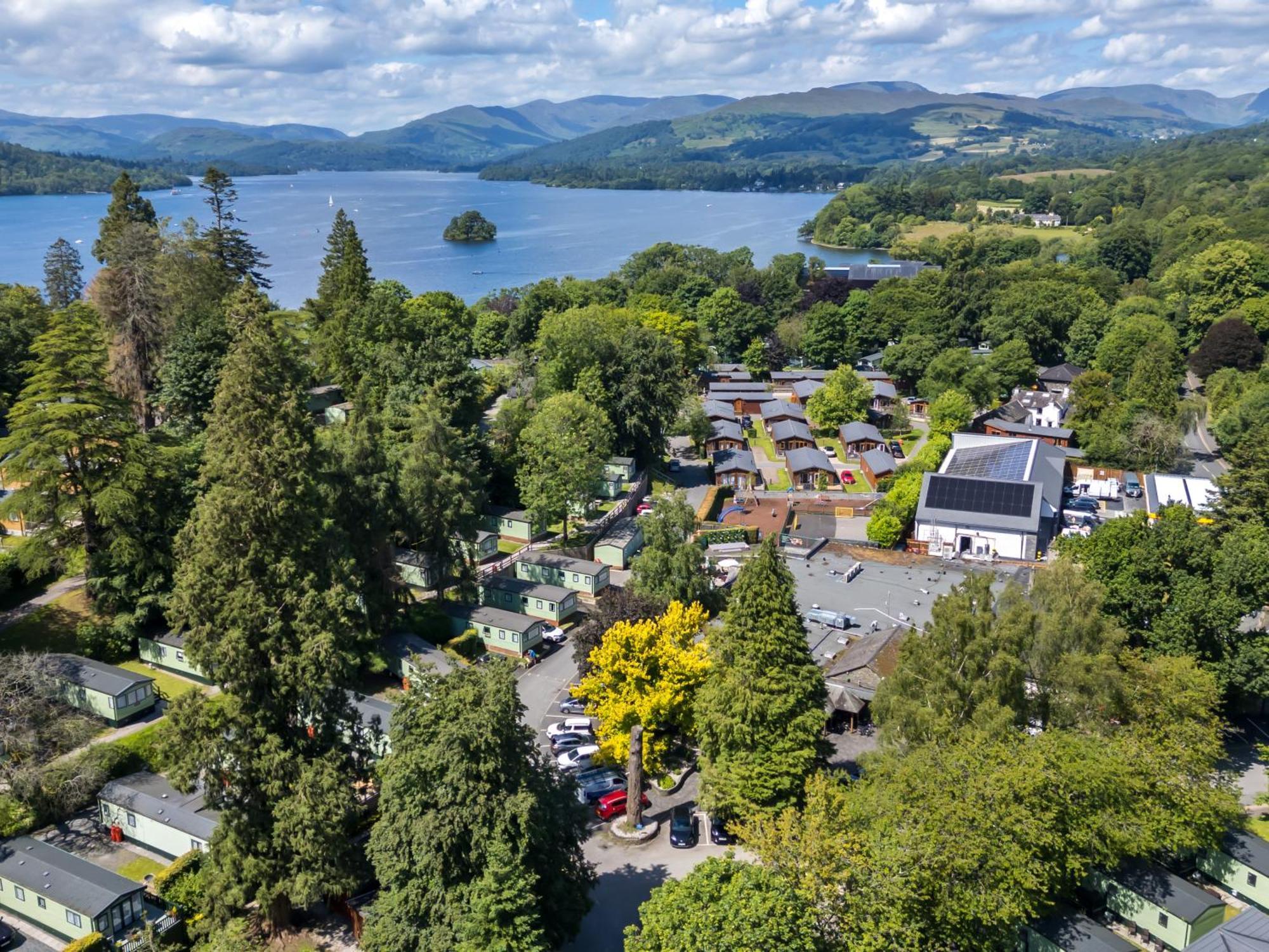 Loubi'S Lakeside Lodge วินเดอร์เมียร์ ภายนอก รูปภาพ